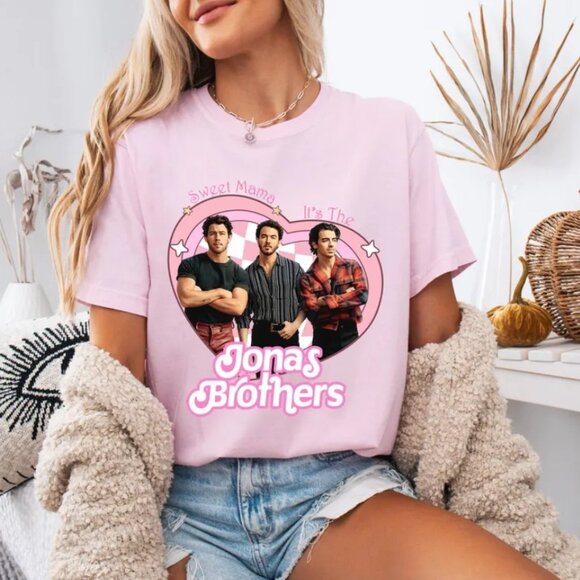 Sweet Mama It's The Jonas Brothers T-Shirt, Retro Boyband Graphic T-Shirt - Picture 1 of 1